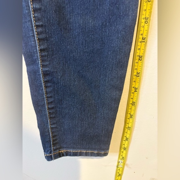 Jennifer Lopez - Picture 3 of 9